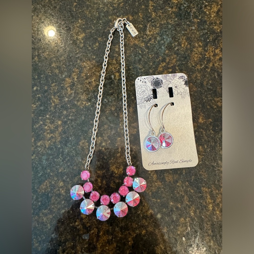 Amazingly Real Simple Necklace & Earrings